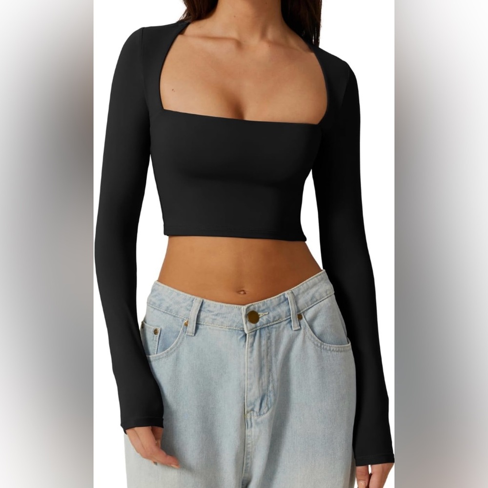 Qinsen | Black Long Sleeve Crop Top